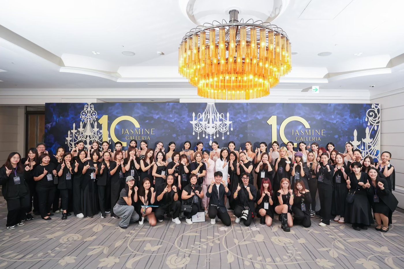 Jasmine Galleria 十週年拍攝妝髮團隊大合照